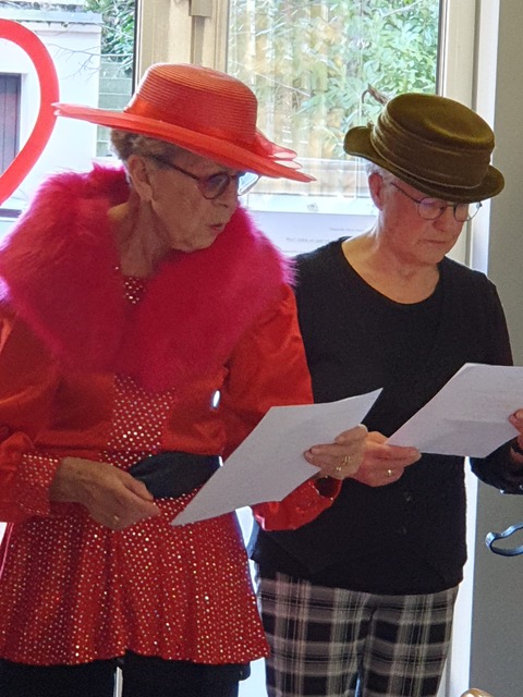2 Frauen
